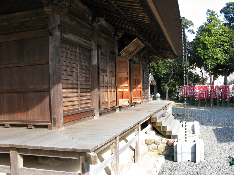 薬師堂　西側より